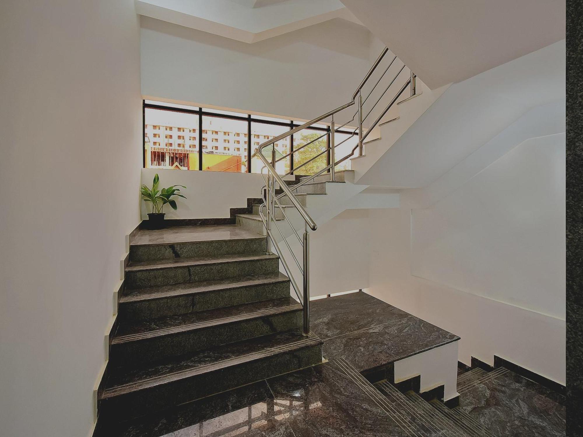 Super Grand Collection O Near Sarjapur Road Near 7D Voyage Hotell Bangalore Exteriör bild