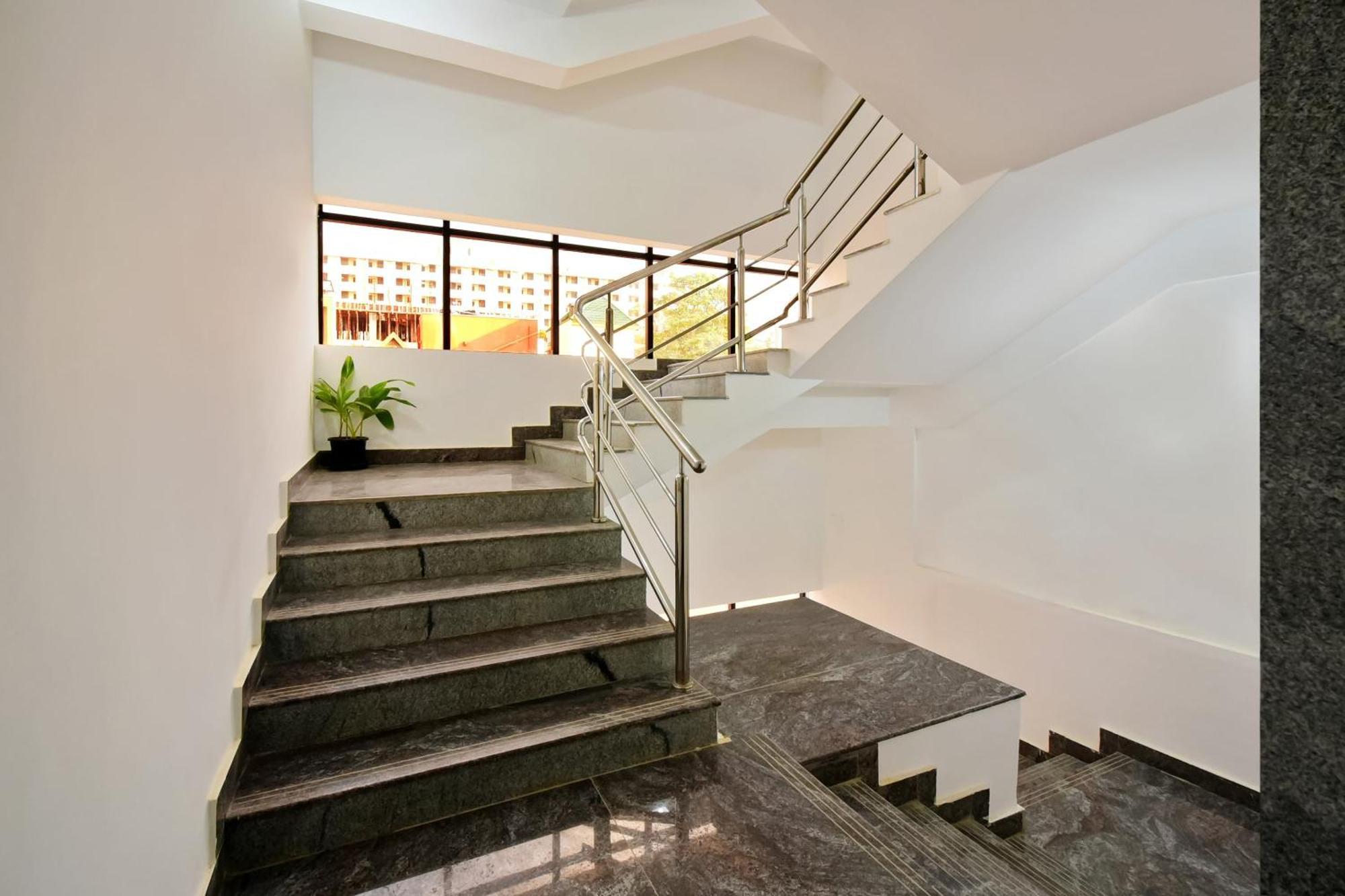 Super Grand Collection O Near Sarjapur Road Near 7D Voyage Hotell Bangalore Exteriör bild